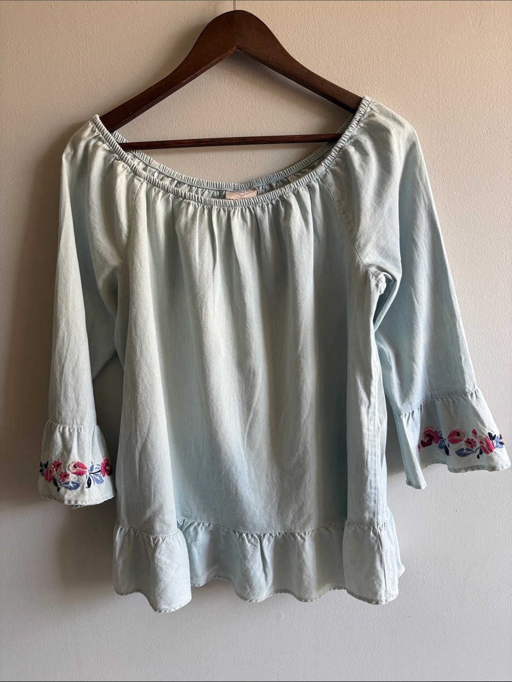 St. John’s Bay Embroidered Peasant Top Light Blue Ruffle Hem Medium Tall